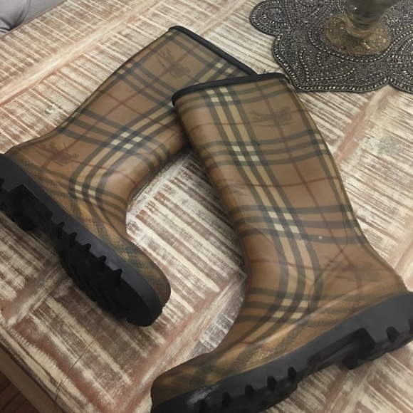 Burberry Shoes - Burberry rain boots